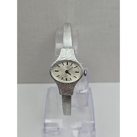 Vintage Timex Womens Textured Aluminum Manual Wind Silver Watch Cuff Unique main image 3